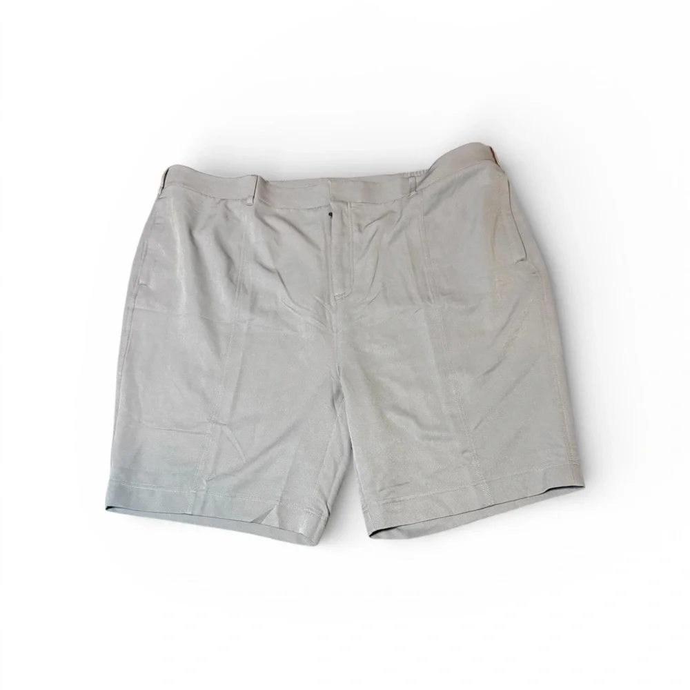32 Degrees Women’s Shorts Size 20 Stretchy Quick Silver Color Flat Front Golf